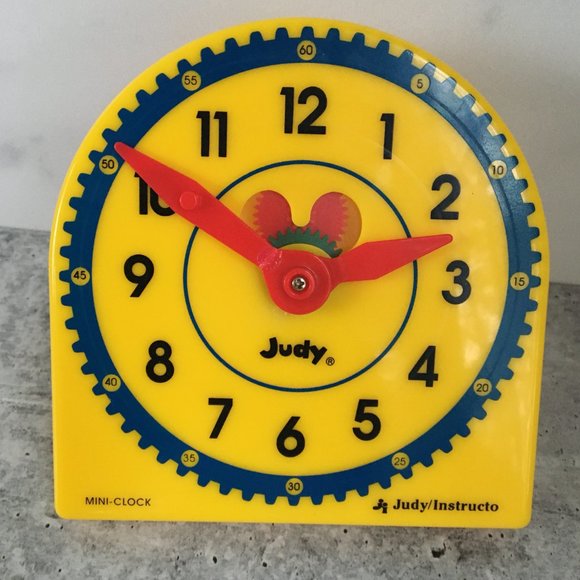 Judy Instructo Plastic Mini Clock, 5" x 5" - Picture 3 of 4